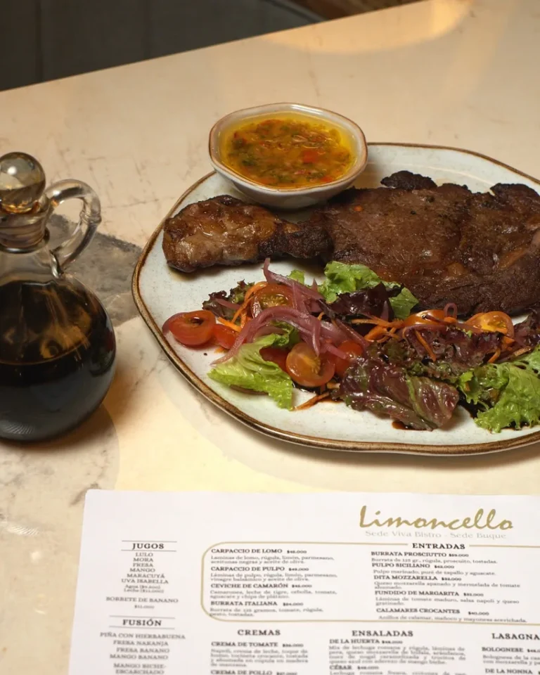 Corte de carne Angus a la parrilla con chimichurri en Limoncello Villavicencio